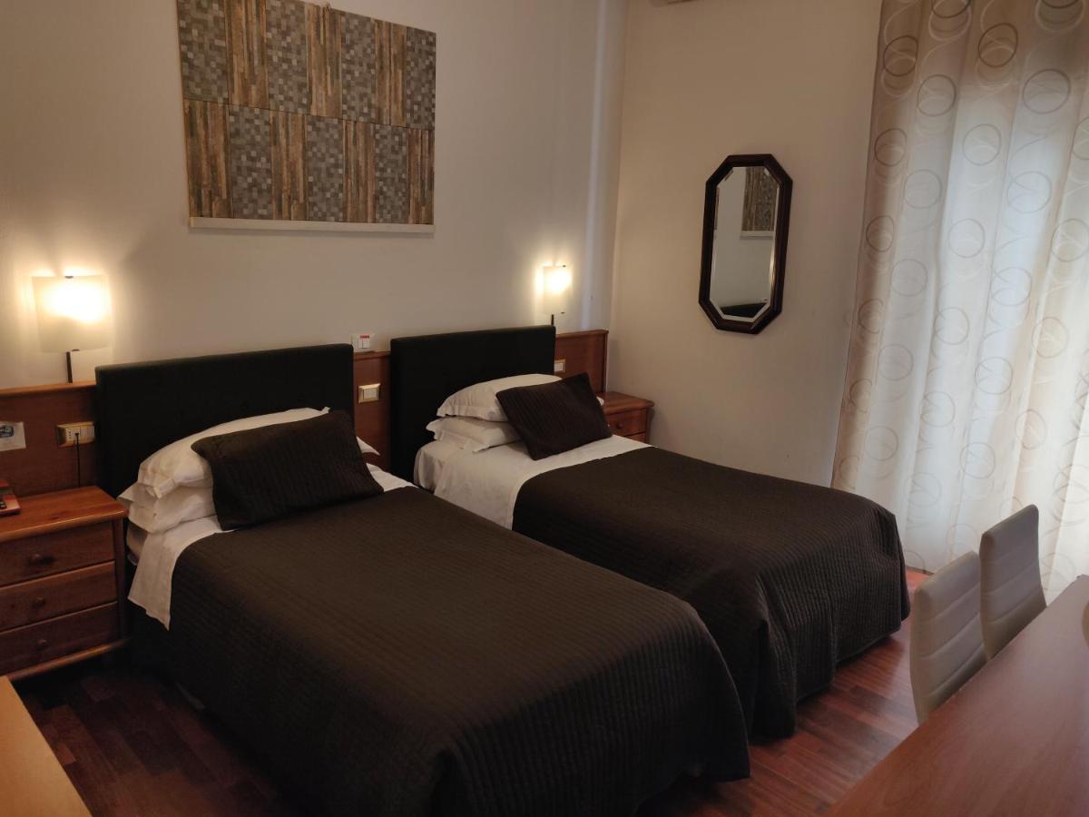 Hotel Il Rustichello لوناتو المظهر الخارجي الصورة