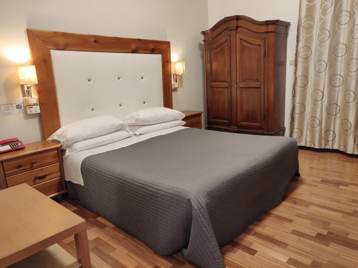Hotel Il Rustichello لوناتو المظهر الخارجي الصورة