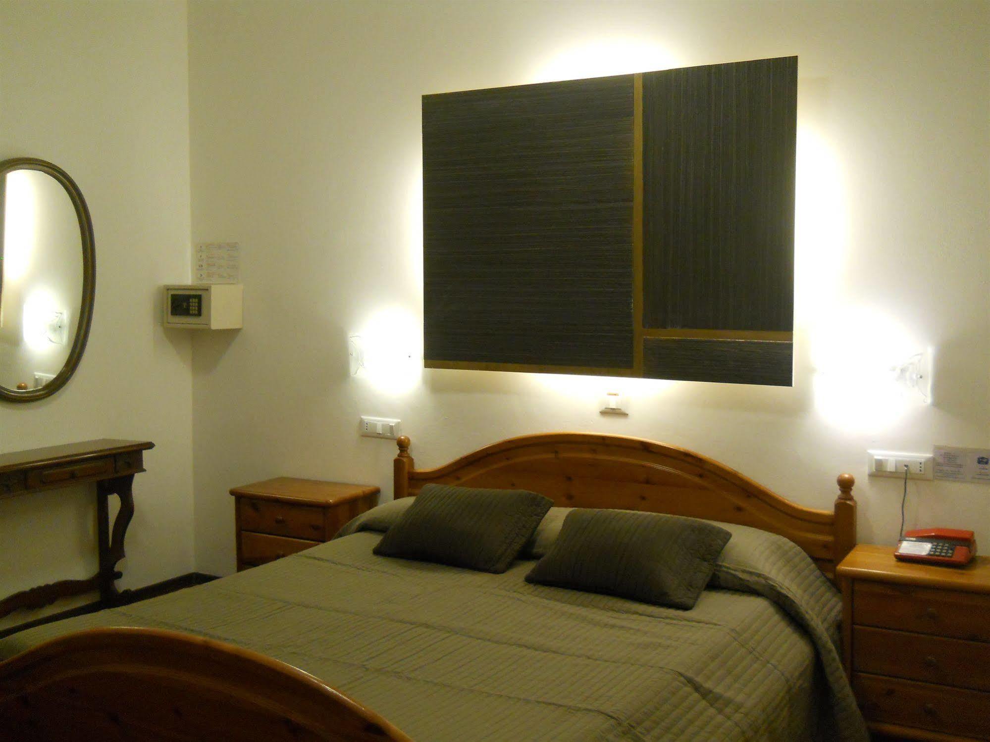 Hotel Il Rustichello لوناتو المظهر الخارجي الصورة